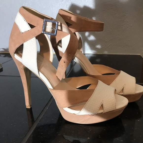 Nine West nude and white heeled sandals - Picture 2 of 4